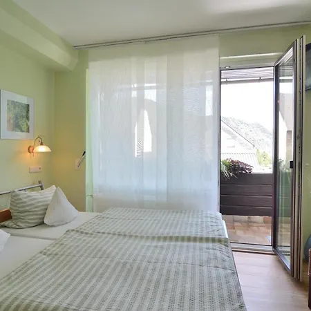 Guest house Weinhaus Thomas Klotten